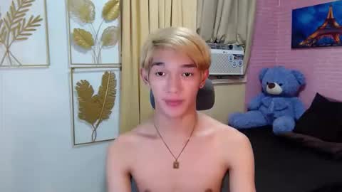 urasian_john20 online show from April 21, 2026, 12:55 pm