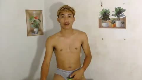 urasian_jomarie online show from May 25, 2026, 12:11 pm