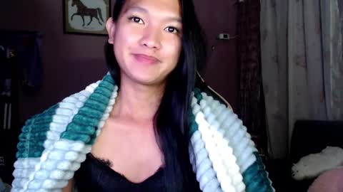 NEWRA  ALLISON online show from February 21, 2025, 9:32 pm