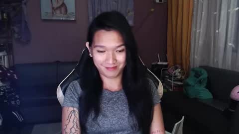 NEWRA  ALLISON online show from November 12, 2025, 10:09 pm