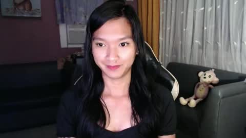 NEWRA  ALLISON online show from December 16, 2025, 9:20 pm