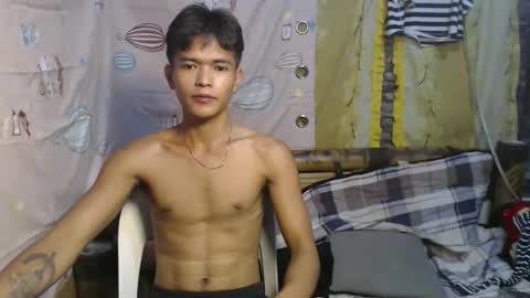 Snapshot of urasian_rey chatting on June 4, 2026, 9:26 am urasian_rey online show from June 4, 2026, 9:26 am