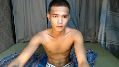 Snapshot of urasian_rey chatting on June 26, 2026, 10:30 am urasian_rey online show from June 26, 2026, 10:30 am