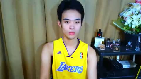 urasiancumboix2 online show from November 18, 2025, 12:05 am