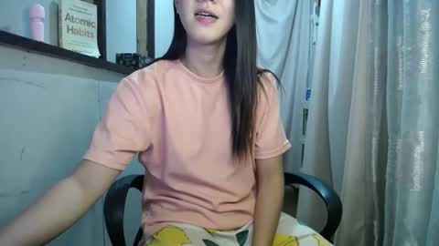 Snapshot of urasiantserika chatting on January 31, 2025, 1:45 pm Erika online show from January 31, 2025, 1:45 pm