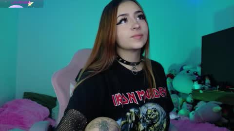 Danielle  online show from December 3, 2025, 8:23 am