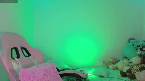 Snapshot of urbaby6irl chatting on April 29, 2026, 9:24 am Danielle online show from April 29, 2026, 9:24 am