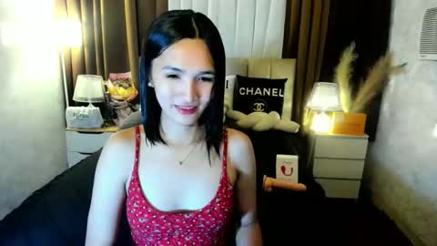 urblossom_princess online show from November 13, 2025, 6:07 pm