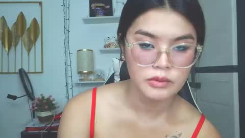 Snapshot of urcutegirl_les chatting on December 4, 2025, 8:56 am LES online show from December 4, 2025, 8:56 am