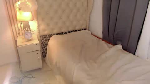 urdream_bride online show from February 25, 2025, 6:53 pm