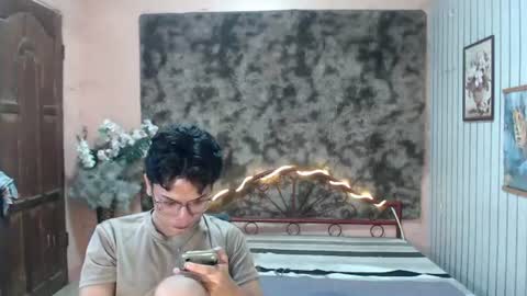 Snapshot of urdreamboy_doms chatting on August 9, 2026, 12:23 am urdreamboy_doms online show from August 9, 2026, 12:23 am