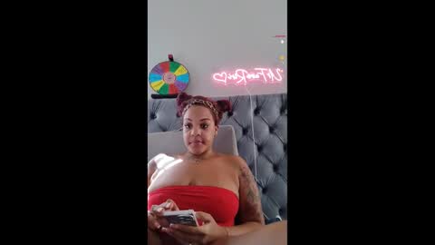 urfaveriri online show from October 14, 2025, 4:41 pm