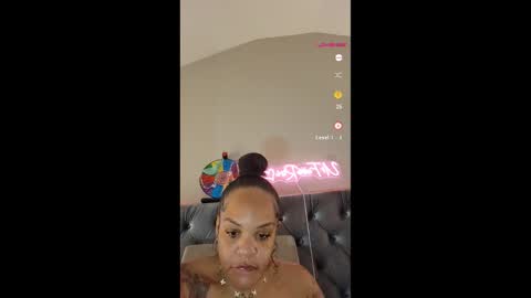 urfaveriri online show from November 21, 2025, 1:54 pm