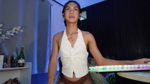 Snapshot of urfavouriteaddiction chatting on November 28, 2025, 9:12 am Rianne online show from November 28, 2025, 9:12 am