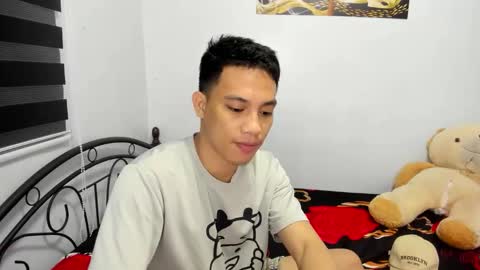 urfucker_vinz online show from April 8, 2026, 1:11 pm