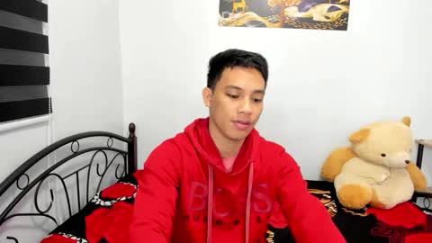 urfucker_vinz online show from April 16, 2026, 12:50 pm