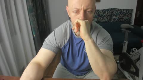 Snapshot of urgymcrush chatting on February 6, 2025, 2:11 am UrGymCrush online show from February 6, 2025, 2:11 am