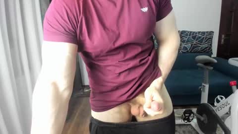 Snapshot of urgymcrush chatting on February 12, 2025, 10:37 pm UrGymCrush online show from February 12, 2025, 10:37 pm