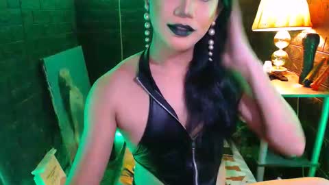 queen norelle online show from October 13, 2025, 8:42 pm