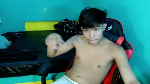Snapshot of urhot_jeremyxx chatting on June 1, 2026, 7:48 pm jeremy online show from June 1, 2026, 7:48 pm