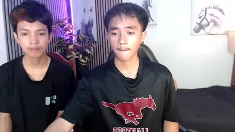 urhot_johny online show from April 15, 2026, 9:38 am