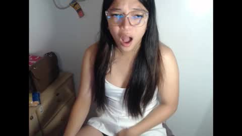 Snapshot of urhotangela chatting on December 22, 2025, 12:40 am urhotangela online show from December 22, 2025, 12:40 am