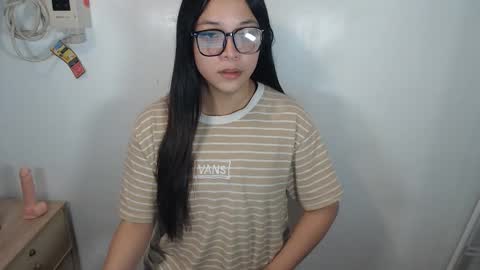 Snapshot of urhotangela chatting on February 6, 2026, 7:23 am urhotangela online show from February 6, 2026, 7:23 am