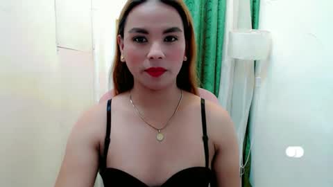 Snapshot of urhotdana chatting on November 23, 2025, 9:20 am Diane online show from November 23, 2025, 9:20 am