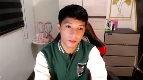 Ethan online show from April 15, 2026, 3:52 pm