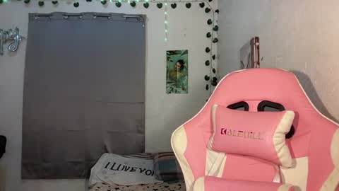Snapshot of urhotfemboi_jayjay chatting on July 3, 2026, 9:32 pm itsjayjay online show from July 3, 2026, 9:32 pm