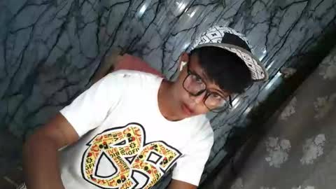 urhotfucker_fred online show from April 15, 2026, 10:22 am