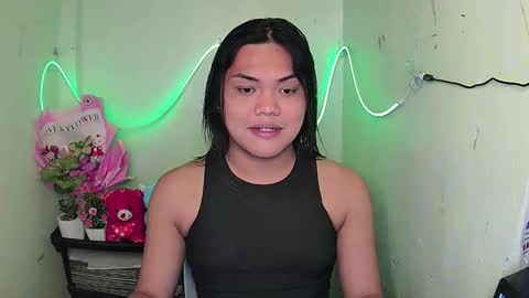 urhottie_bella online show from September 15, 2025, 9:15 pm