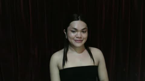 urhottie_bella online show from May 17, 2026, 1:51 pm