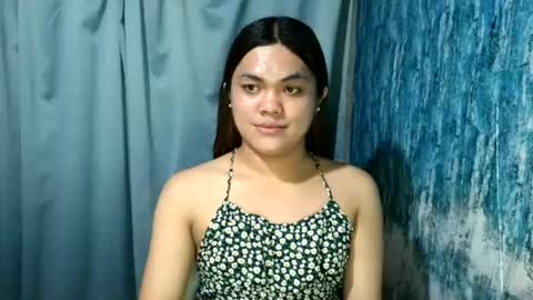 Snapshot of urhottie_bella chatting on July 2, 2026, 2:12 pm urhottie_bella online show from July 2, 2026, 2:12 pm