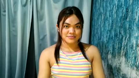 Snapshot of urhottie_bella chatting on July 7, 2026, 1:19 am urhottie_bella online show from July 7, 2026, 1:19 am