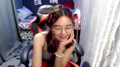 urlovelychinita online show from January 8, 2025, 2:14 pm