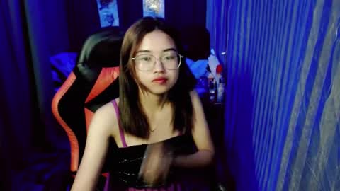 urlovelychinita online show from January 17, 2025, 11:49 am