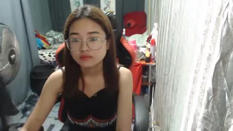 urlovelychinita online show from January 27, 2025, 10:27 pm