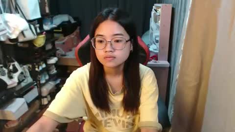 urlovelychinita online show from October 2, 2025, 6:37 pm
