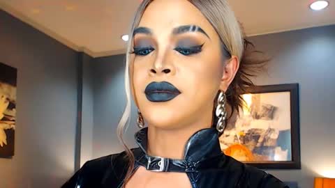 UrMajestyTyra online show from February 16, 2025, 6:32 am