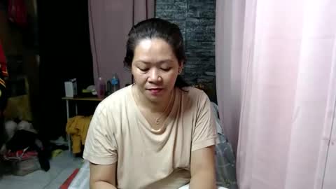urpinay_singlemother online show from December 15, 2025, 11:53 pm