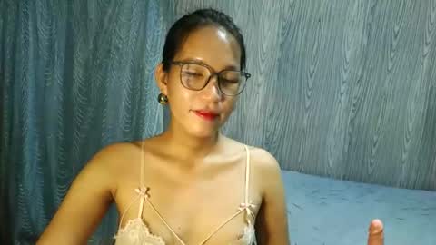 Snapshot of urpinaylovelyjuliaxxx chatting on April 10, 2026, 1:38 pm queen julia not into CHEAPGUY online show from April 10, 2026, 1:38 pm