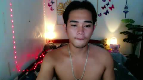 urpinoy_cummer online show from April 21, 2026, 2:01 pm