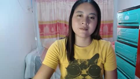 Snapshot of ursain_lyn chatting on March 8, 2026, 1:58 am Lyn online show from March 8, 2026, 1:58 am