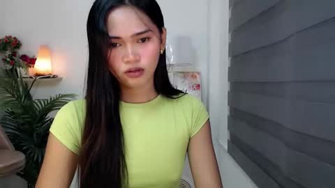 Snapshot of ursandra_xx chatting on November 12, 2025, 2:45 am ursandra_xx online show from November 12, 2025, 2:45 am