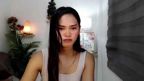 Snapshot of ursandra_xx chatting on November 16, 2025, 5:57 am ursandra_xx online show from November 16, 2025, 5:57 am