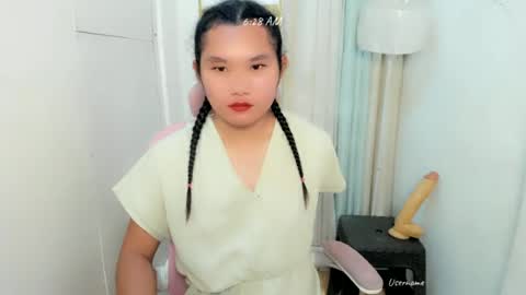 Snapshot of ursexy_cristal chatting on July 5, 2026, 10:28 pm ursexy_cristal online show from July 5, 2026, 10:28 pm