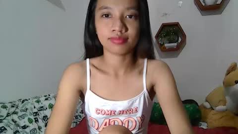 Snapshot of urshamegirl4you chatting on May 15, 2026, 10:22 am Your LUNA online show from May 15, 2026, 10:22 am