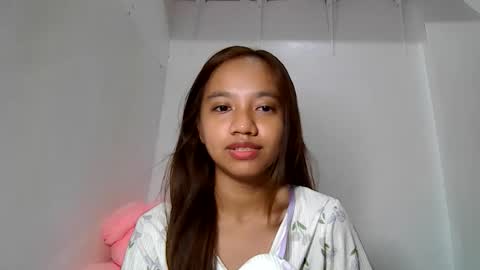 Snapshot of urshamegirl4you chatting on June 7, 2026, 4:44 pm Your LUNA online show from June 7, 2026, 4:44 pm