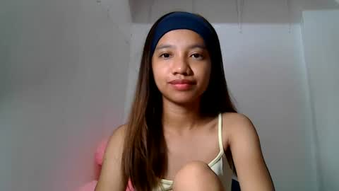 Snapshot of urshamegirl4you chatting on June 14, 2026, 5:37 pm Your LUNA online show from June 14, 2026, 5:37 pm